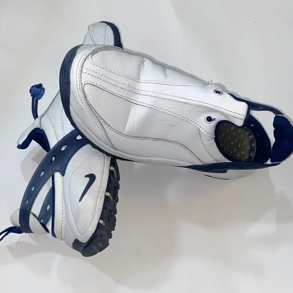 Vintage Y2K Nike Woman Shoes Size 7.5